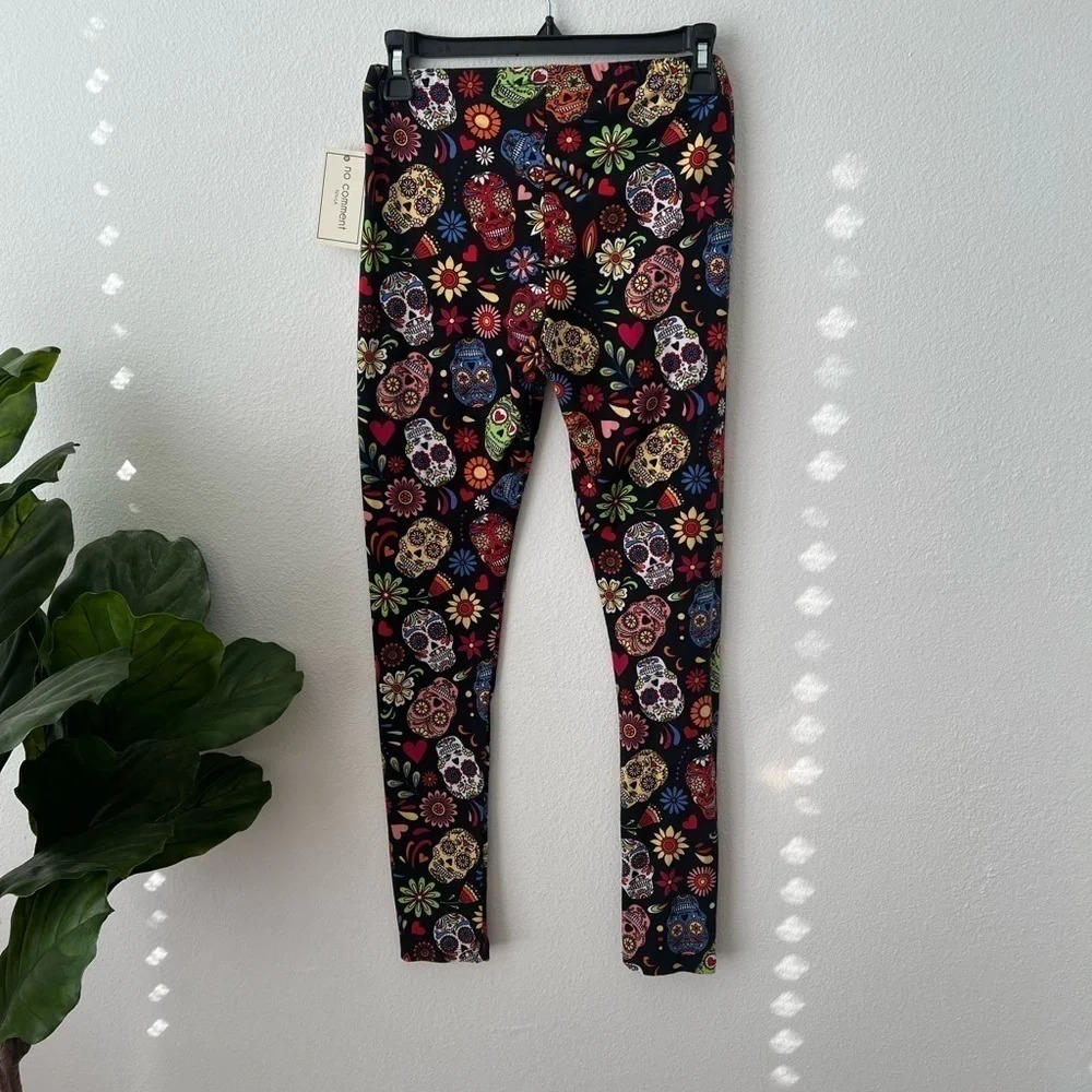NWT Skull Leggings - Picture 3 of 4